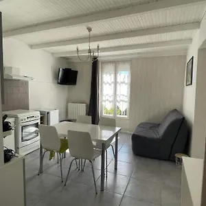 Meublé 40m2 Classé 2 étoiles. Lumineux 04190 Appartement